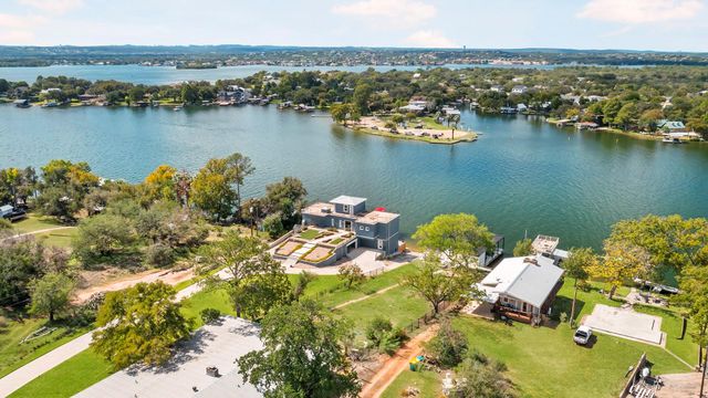302 Green Acres DR, Marble Falls, TX 78654