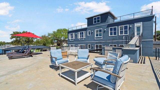 302 Green Acres DR, Marble Falls, TX 78654