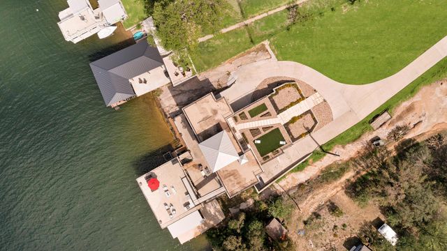 302 Green Acres DR, Marble Falls, TX 78654