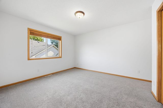 1026 Pioneer Trail SE, Cambridge, MN 55008