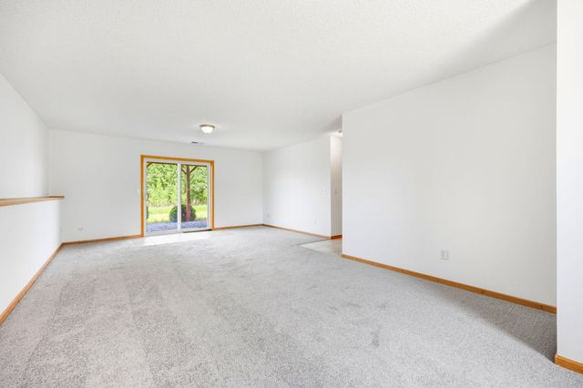 1026 Pioneer Trail SE, Cambridge, MN 55008