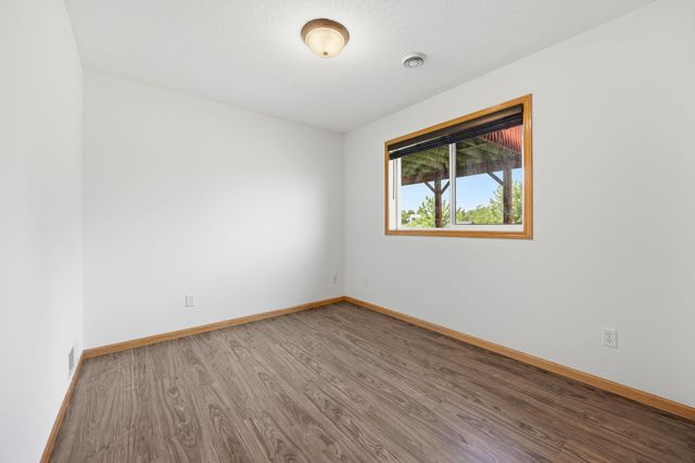 1026 Pioneer Trail SE, Cambridge, MN 55008