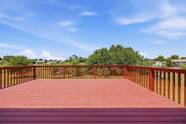 1026 Pioneer Trail SE, Cambridge, MN 55008