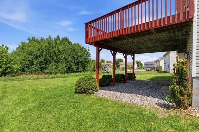 1026 Pioneer Trail SE, Cambridge, MN 55008