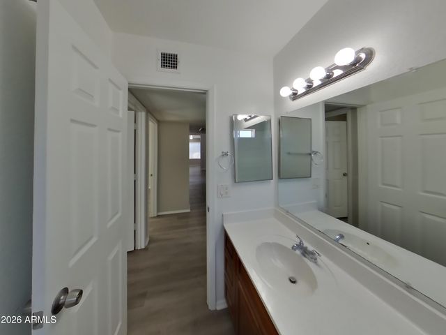 6826 W CHOLLA Street, Peoria, AZ 85345