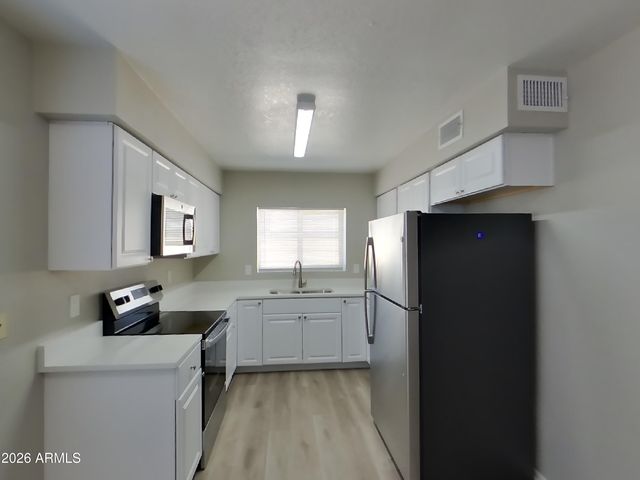 6826 W CHOLLA Street, Peoria, AZ 85345