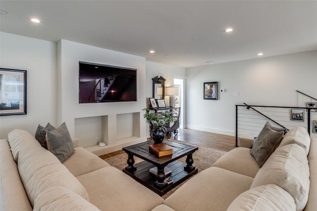 5907 Lindell Avenue A, Dallas, TX 75206