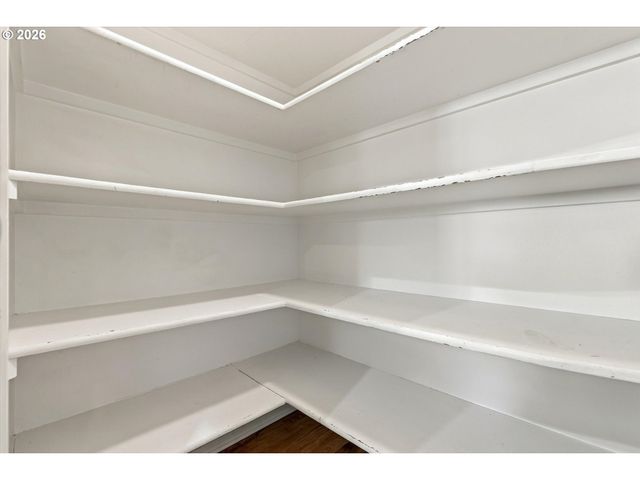 645 N JUNIPER Ct, Canby, OR 97013