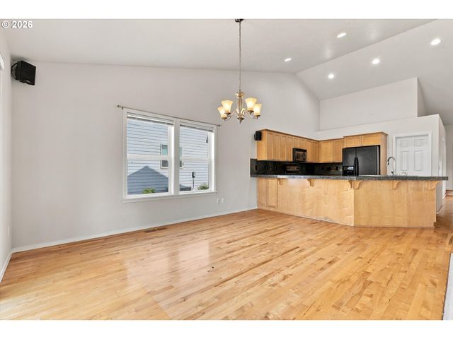 645 N JUNIPER Ct, Canby, OR 97013