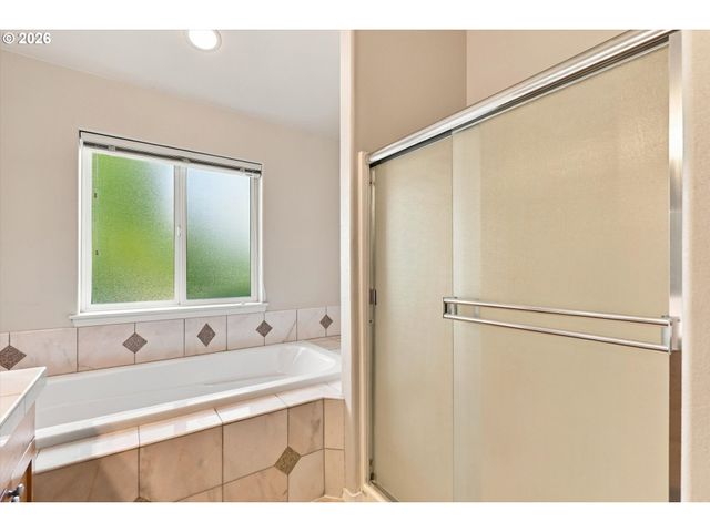 645 N JUNIPER Ct, Canby, OR 97013