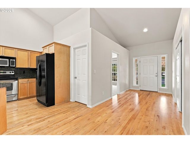 645 N JUNIPER Ct, Canby, OR 97013