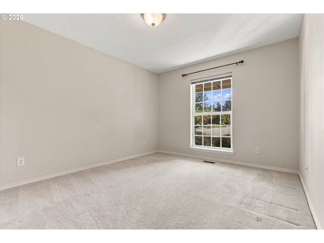 645 N JUNIPER Ct, Canby, OR 97013