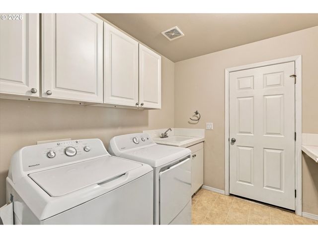645 N JUNIPER Ct, Canby, OR 97013