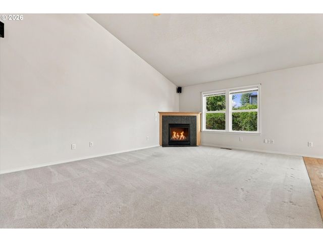 645 N JUNIPER Ct, Canby, OR 97013