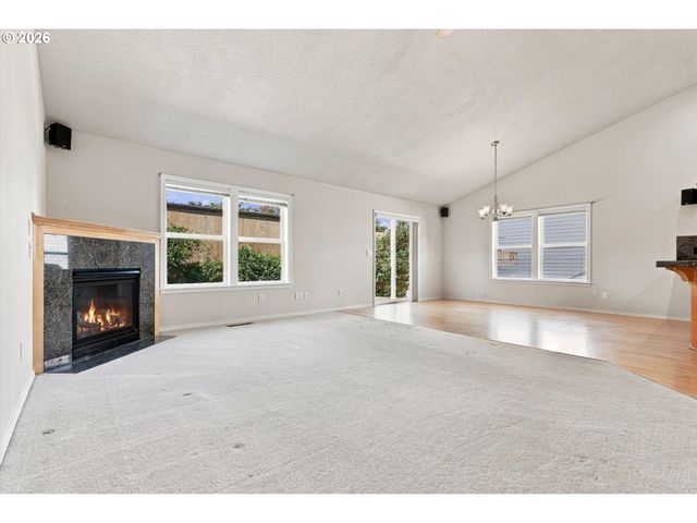 645 N JUNIPER Ct, Canby, OR 97013