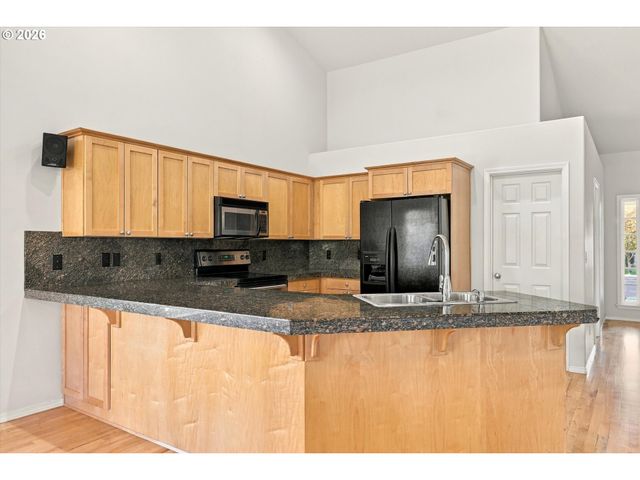 645 N JUNIPER Ct, Canby, OR 97013