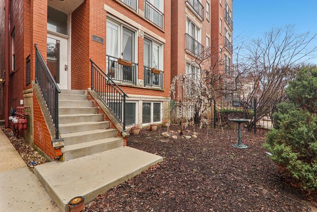 2403 W Lexington Street 3, Chicago, IL 60612