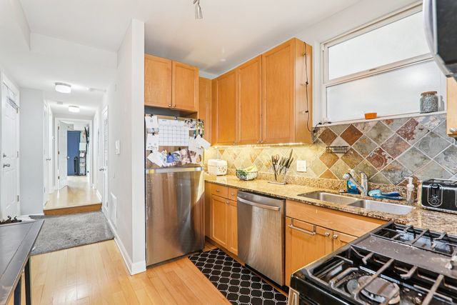 2403 W Lexington Street 3, Chicago, IL 60612