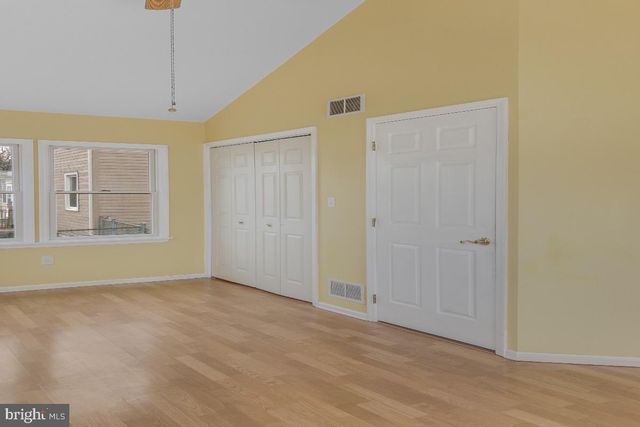 210 KUSER RD, Hamilton, NJ 08619