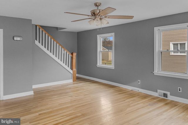 210 KUSER RD, Hamilton, NJ 08619