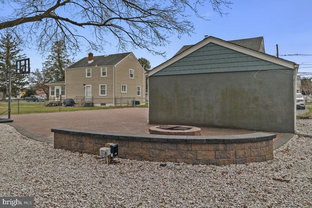 210 KUSER RD, Hamilton, NJ 08619