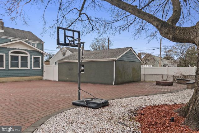 210 KUSER RD, Hamilton, NJ 08619