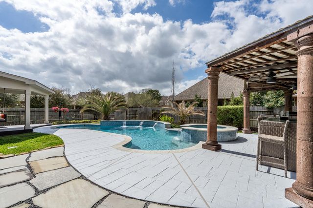 28307 Shining Creek Lane, Spring, TX 77386