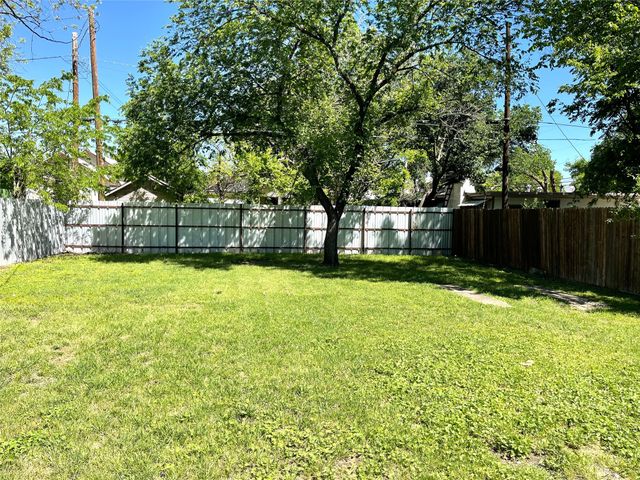 3537 Avenue I, Fort Worth, TX 76105