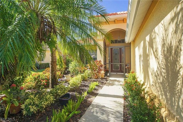 10514 Bella Vista DR, Fort Myers, FL 33913