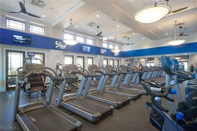 10514 Bella Vista DR, Fort Myers, FL 33913