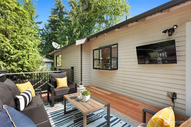 9559 45th Avenue NE, Seattle, WA 98115