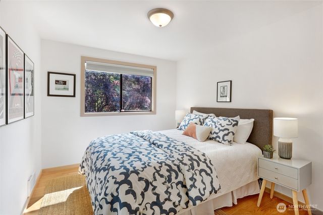 9559 45th Avenue NE, Seattle, WA 98115