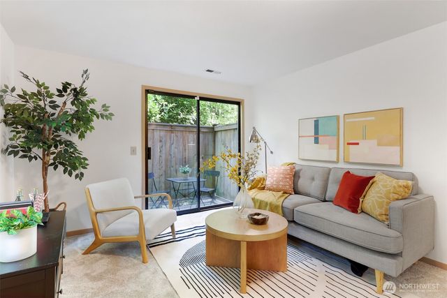 9559 45th Avenue NE, Seattle, WA 98115