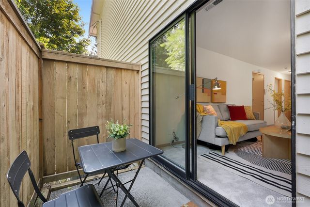 9559 45th Avenue NE, Seattle, WA 98115
