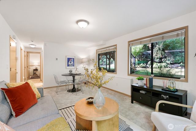 9559 45th Avenue NE, Seattle, WA 98115