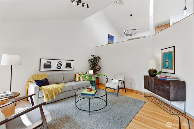 9559 45th Avenue NE, Seattle, WA 98115