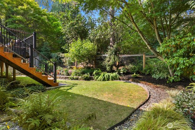 9559 45th Avenue NE, Seattle, WA 98115