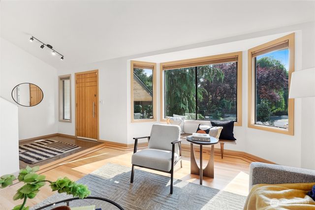 9559 45th Avenue NE, Seattle, WA 98115