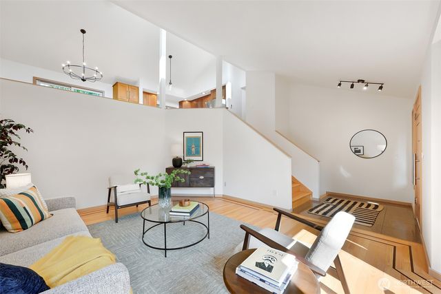 9559 45th Avenue NE, Seattle, WA 98115