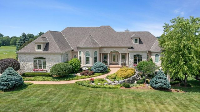 W263N6269 Ridge DRIVE, Lisbon, WI 53089