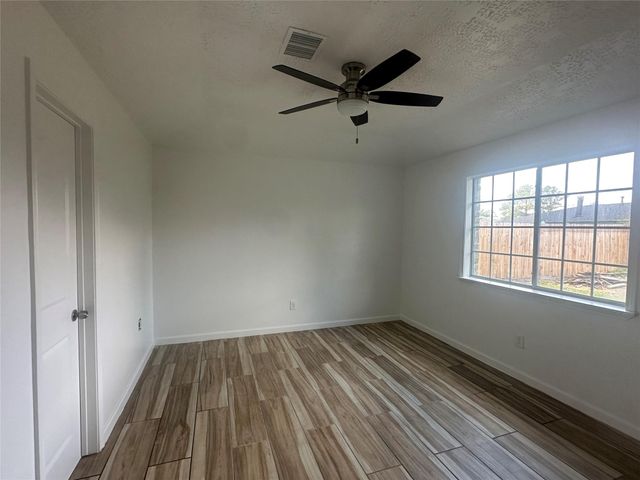 11435 Meadoway Drive, Houston, TX 77089