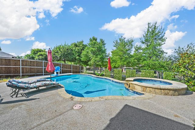 6409 Tuckers Place, Rowlett, TX 75089