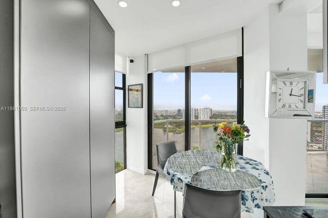 20281 E Country Club Dr 2209, Aventura, FL 33180