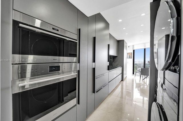 20281 E Country Club Dr 2209, Aventura, FL 33180