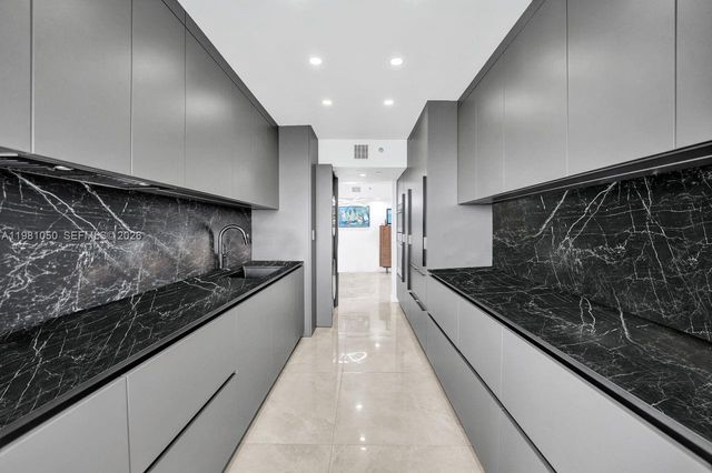 20281 E Country Club Dr 2209, Aventura, FL 33180