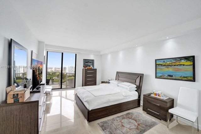 20281 E Country Club Dr 2209, Aventura, FL 33180