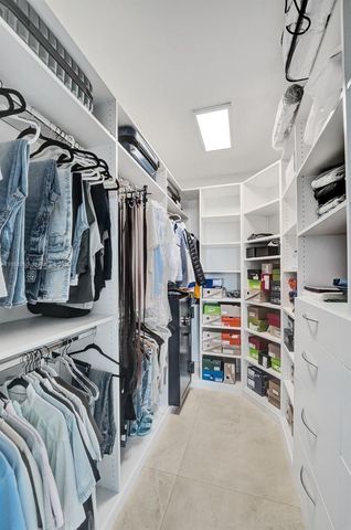 20281 E Country Club Dr 2209, Aventura, FL 33180