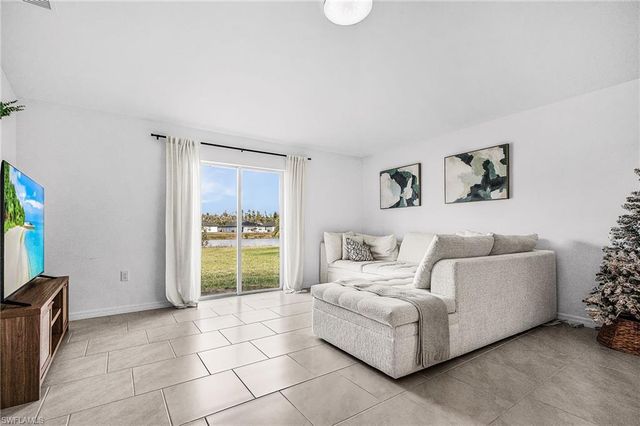 4007 San Clemente CT, North Fort Myers, FL 33917