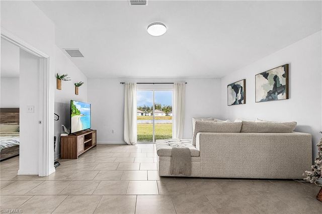 4007 San Clemente CT, North Fort Myers, FL 33917