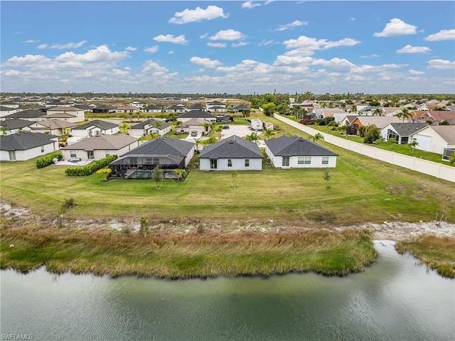 4007 San Clemente CT, North Fort Myers, FL 33917